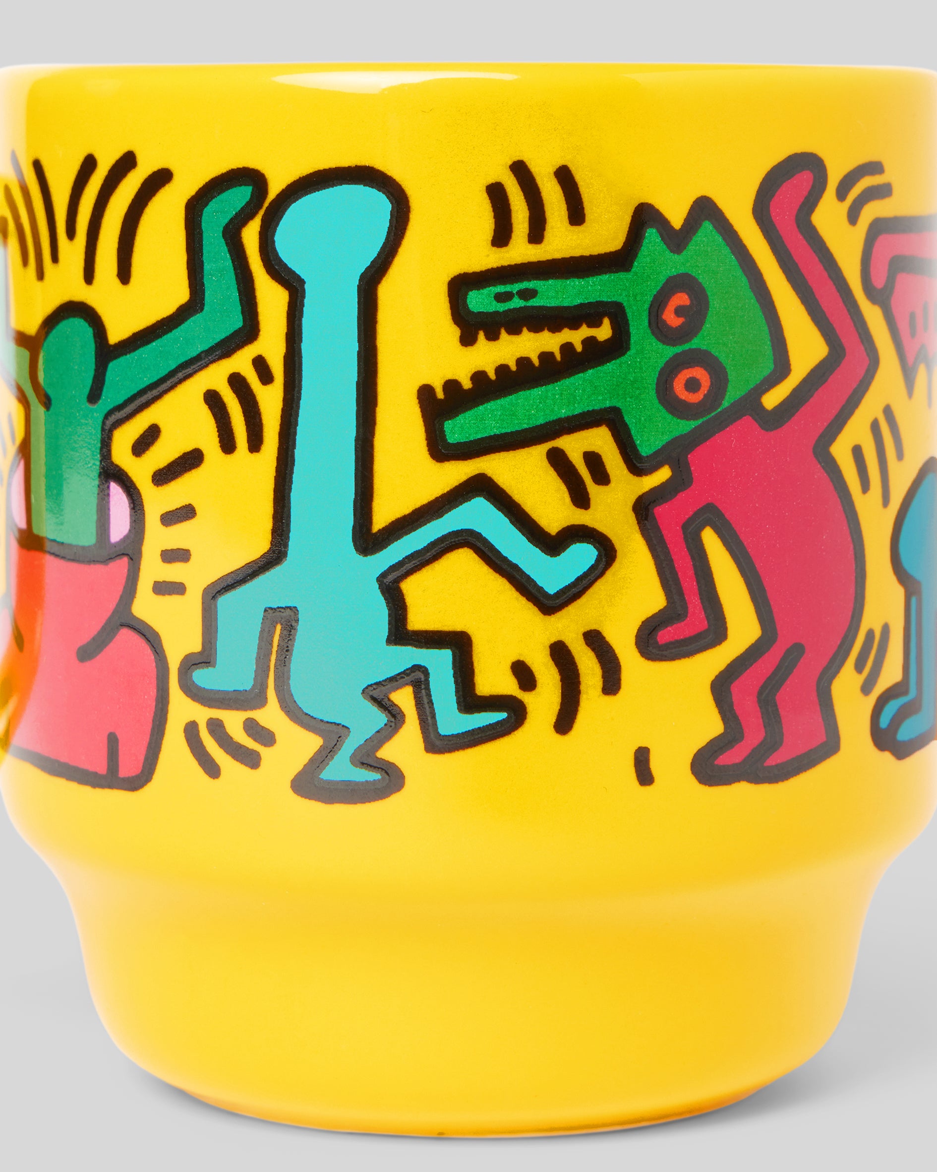 Haring Banner Mug, Yellow close up
